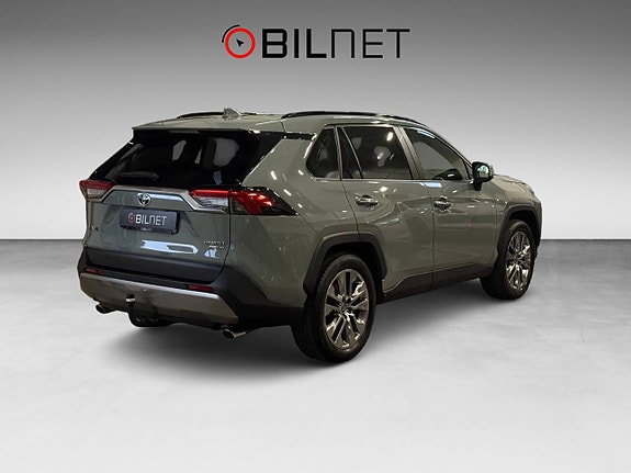 Toyota RAV4 2 of 23