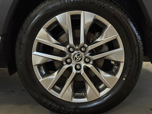 Toyota RAV4 23 of 23