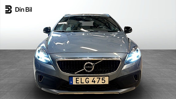 Volvo V40 Cross Country 4 of 18