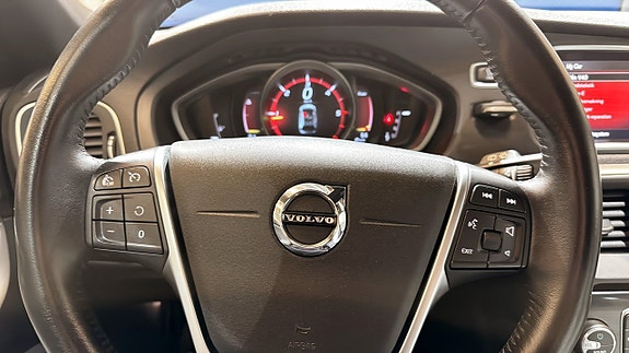 Volvo V40 Cross Country 16 of 18