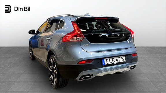 Volvo V40 Cross Country 3 of 18