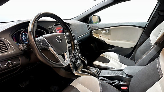 Volvo V40 Cross Country 7 of 18