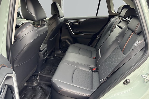 Toyota RAV4 12 of 22
