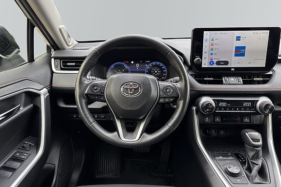 Toyota RAV4 10 of 22