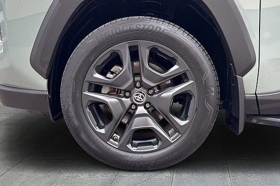 Toyota RAV4 17 of 22
