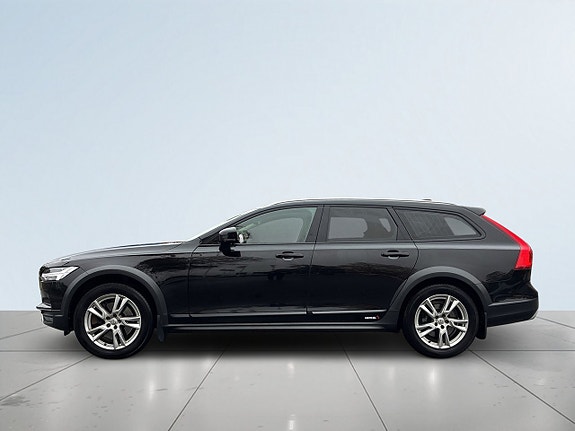 Volvo V90 Cross Country 4 of 23