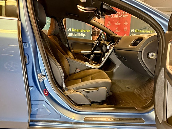Volvo V60 6 of 17