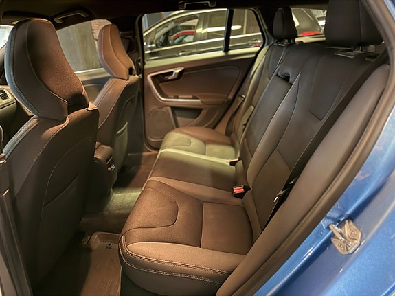 Volvo V60 16 of 17