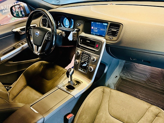 Volvo V60 10 of 17