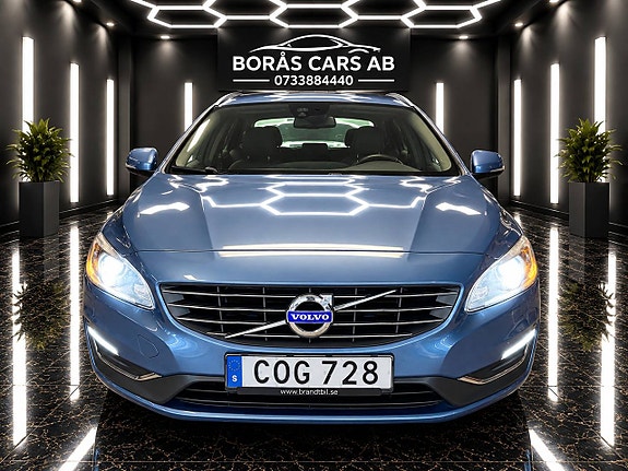 Volvo V60 2 of 17