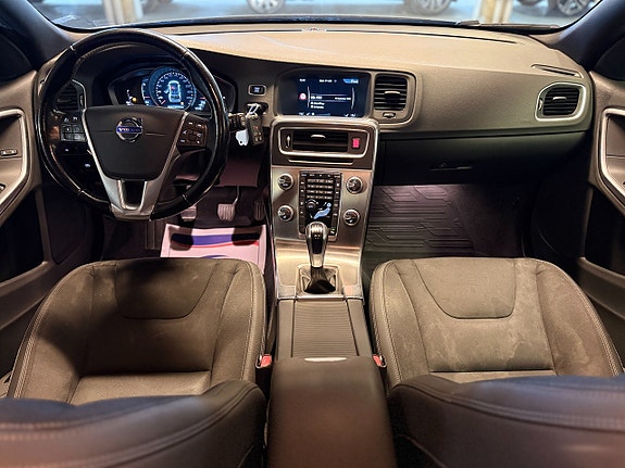 Volvo V60 8 of 17