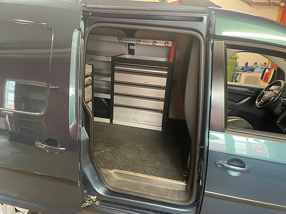 Volkswagen Caddy Maxi 3 of 6