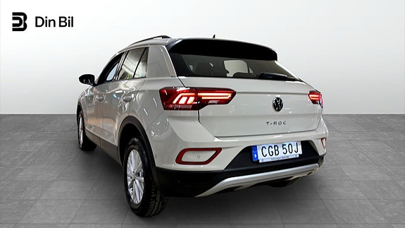 Volkswagen T-Roc 3 of 12