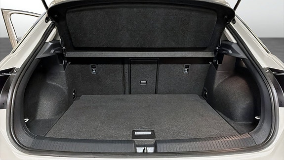 Volkswagen T-Roc 12 of 12