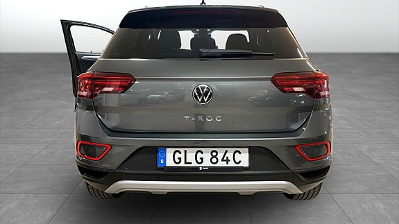Volkswagen T-Roc 12 of 12