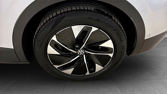 Volkswagen ID.4 6 of 14