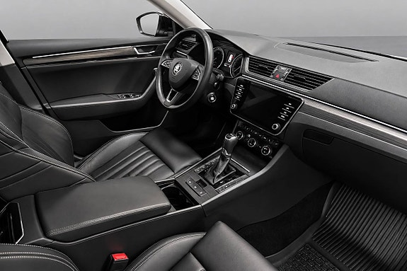Skoda Superb 14 of 26