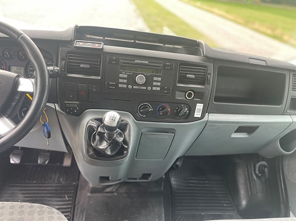 Ford Transit 8 of 16