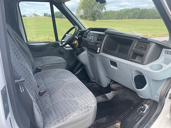 Ford Transit 10 of 16