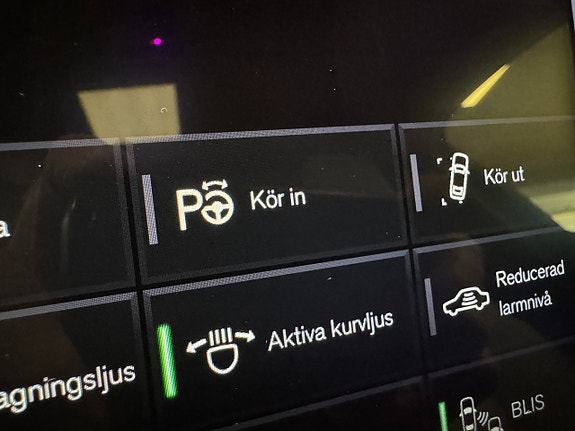 Volvo XC40 13 of 26