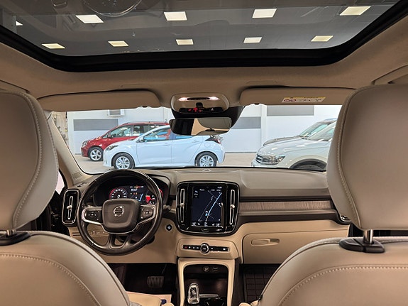 Volvo XC40 25 of 26