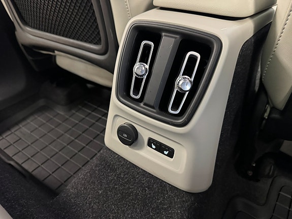Volvo XC40 22 of 26