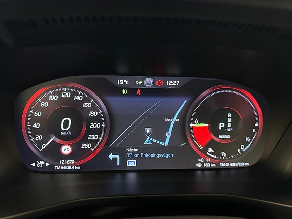 Volvo XC40 17 of 26