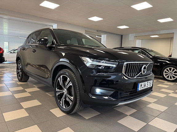 Volvo XC40 4 of 26