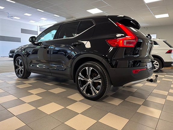 Volvo XC40 5 of 26