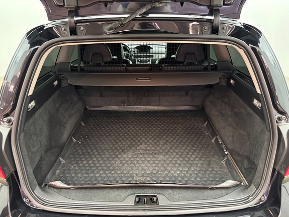 Volvo V70 11 of 23