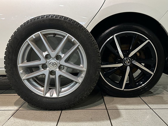 Toyota Auris 19 of 21