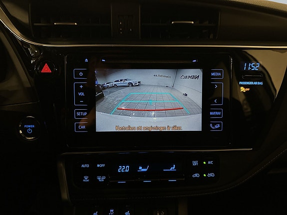 Toyota Auris 15 of 21