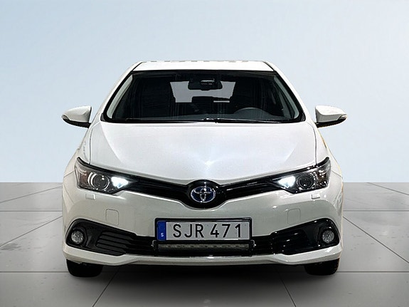 Toyota Auris 2 of 21