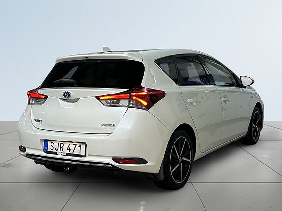 Toyota Auris 6 of 21