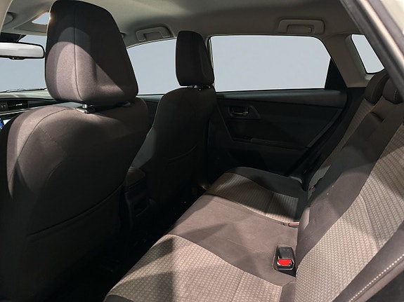 Toyota Auris 13 of 21