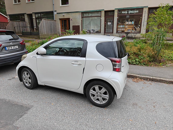 Toyota IQ 7 of 7