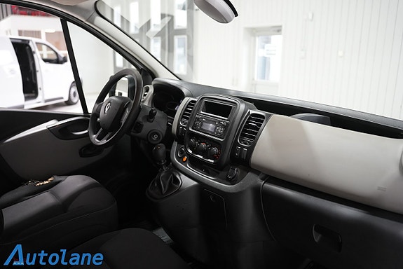 Renault Trafic 18 of 24