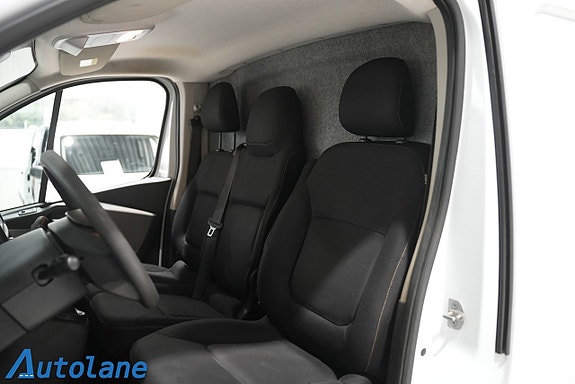 Renault Trafic 16 of 24