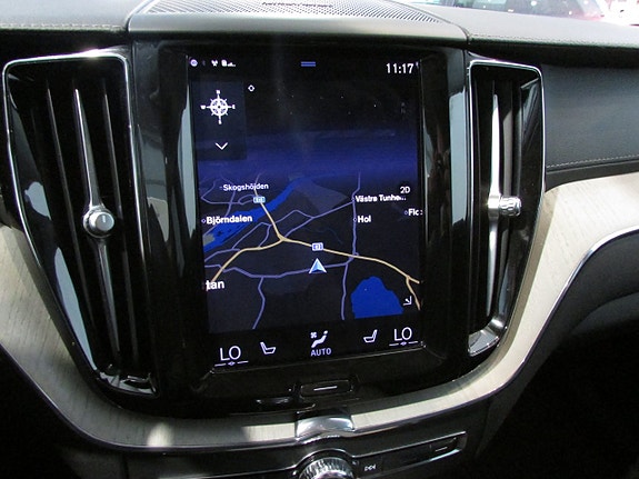Volvo XC60 16 of 20