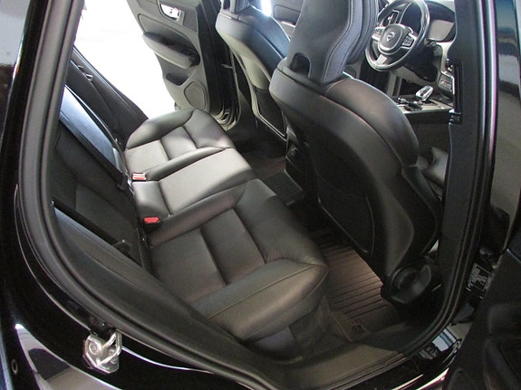 Volvo XC60 11 of 20