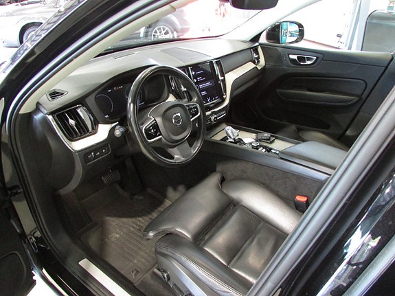 Volvo XC60 9 of 20