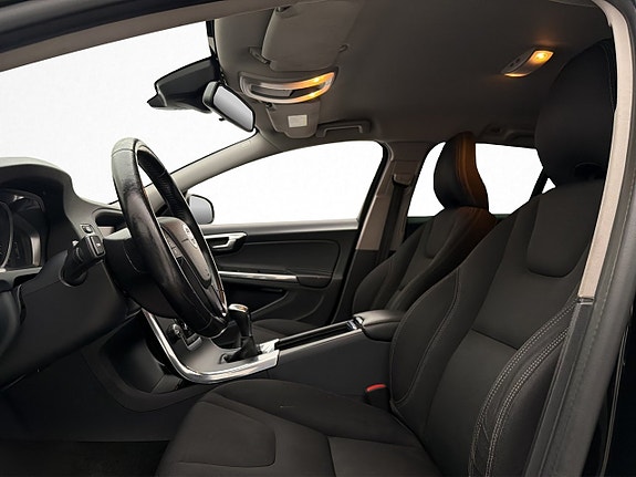Volvo V60 12 of 28