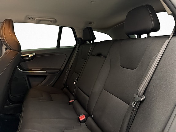 Volvo V60 24 of 28