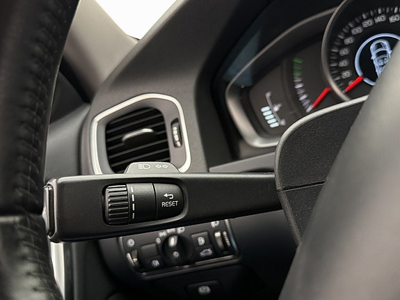 Volvo V60 14 of 28