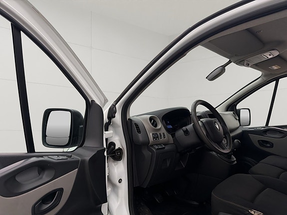 Renault Trafic 13 of 25