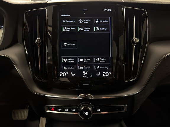 Volvo XC60 14 of 21