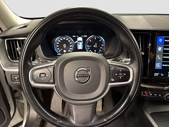 Volvo XC60 12 of 21