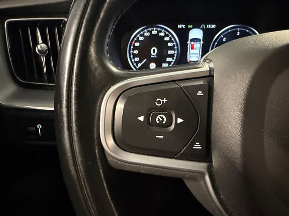 Volvo XC60 13 of 28