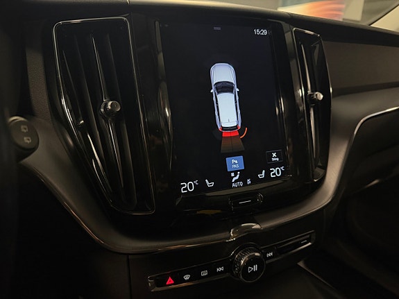 Volvo XC60 20 of 28