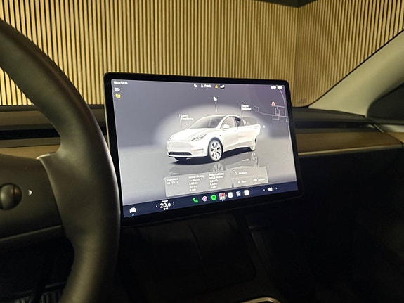 Tesla Model Y 16 of 22